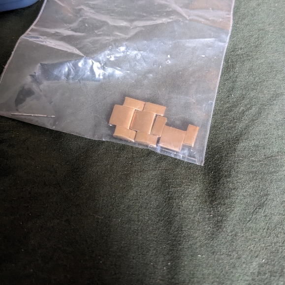 Rose Gold Fossil Riley Watch - Picture 4 of 6